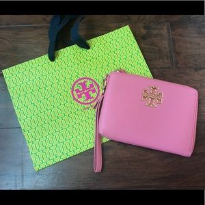 Tory Burch Britten Wristlet